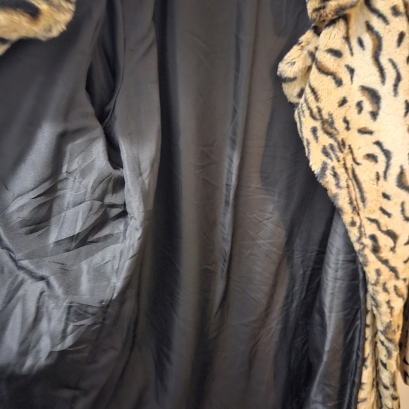 Love Token Leopard Print Faux Fur Coat - Picture 3 of 14